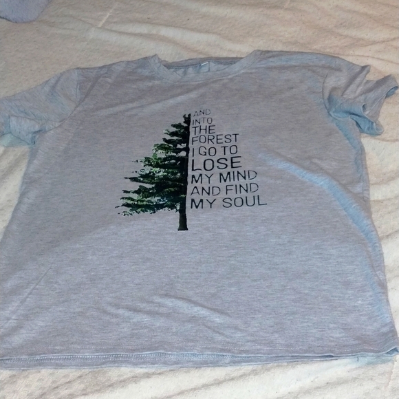 Tops - NWOT John Muir nature quote gray tee